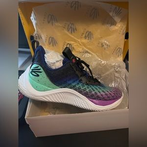 💜EUC GREAT PRICE $10💙 Under Armour Curry Flow 10 size9 Men’s NorthLights